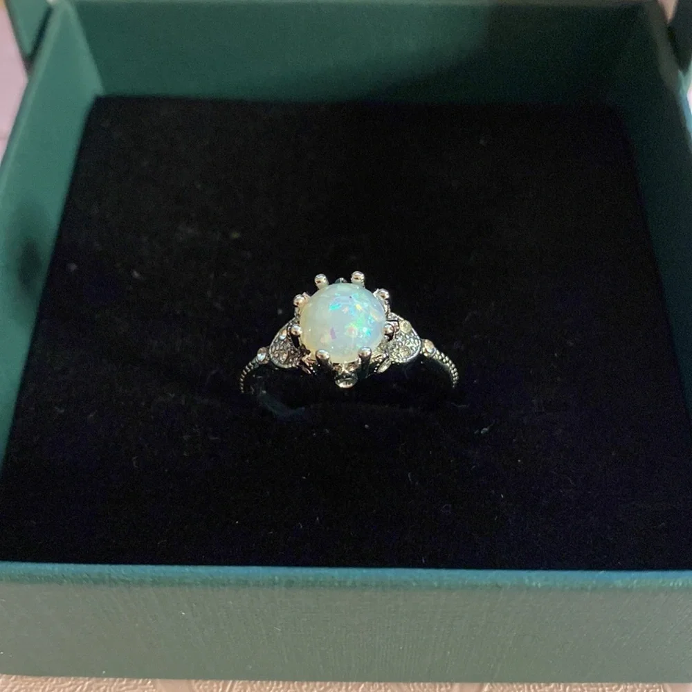 🌹 Silver Opalescent Pearl Stone Ring 🌹 8 NWT - Picture 5 of 14